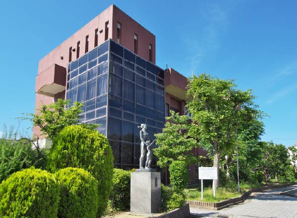 柏原図書館