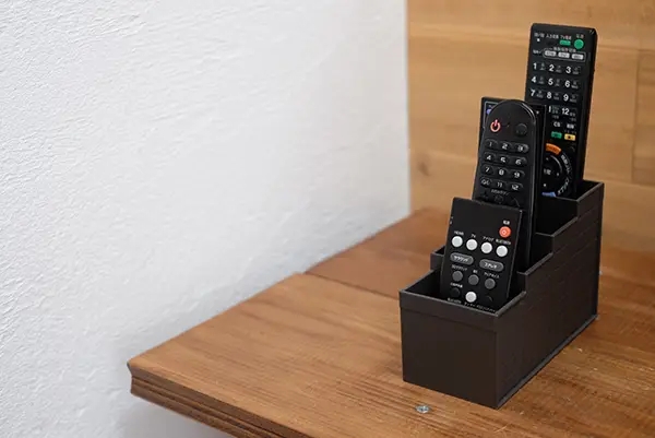 テレビリモコンの収納