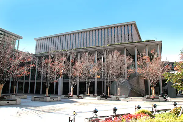 兵庫県立芸術文化センター
