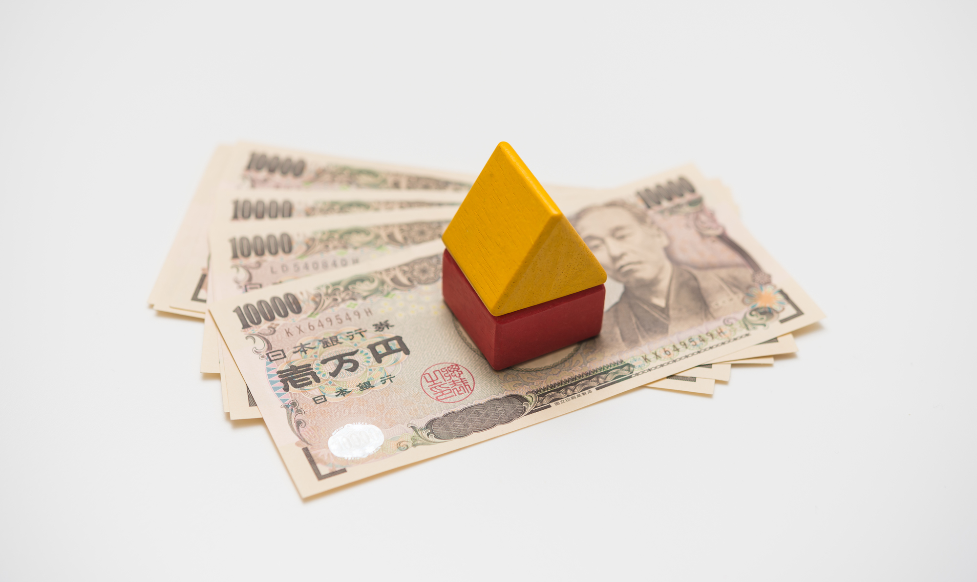 家の模型とお金