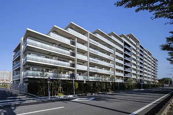 住宅街の新築マンション