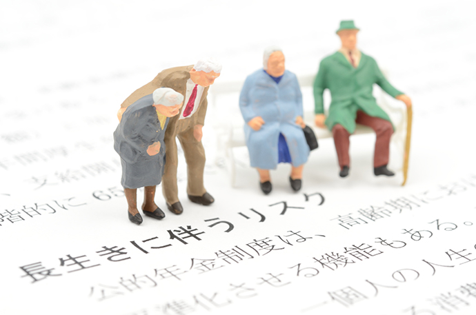老人の人形