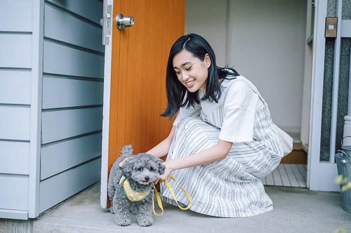 犬と女性