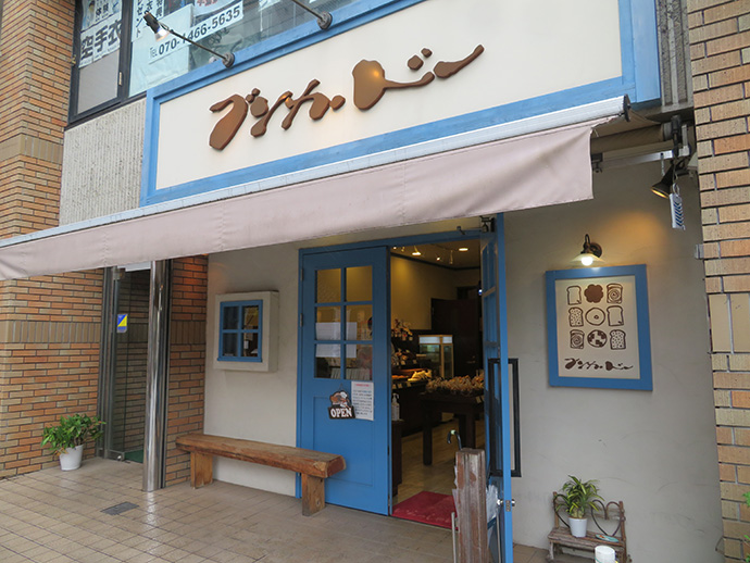 パン屋の店先