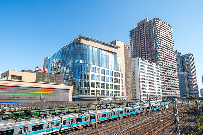 川口駅と街並み