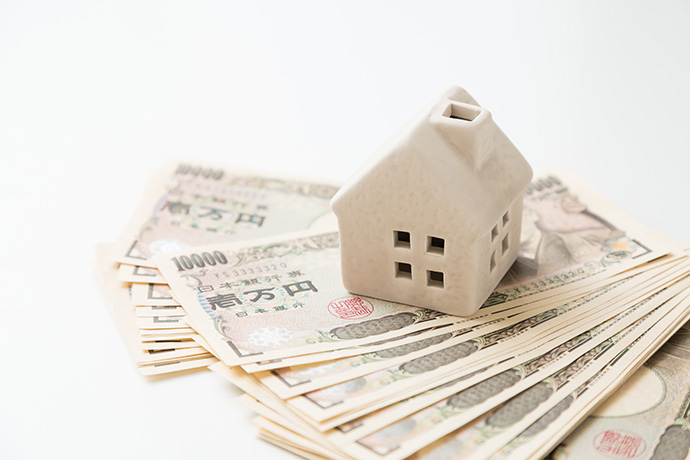 家の模型とお金