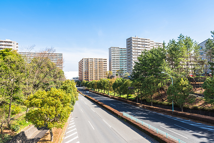 マンションと道路