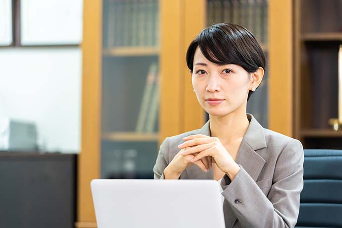 女性の司法書士