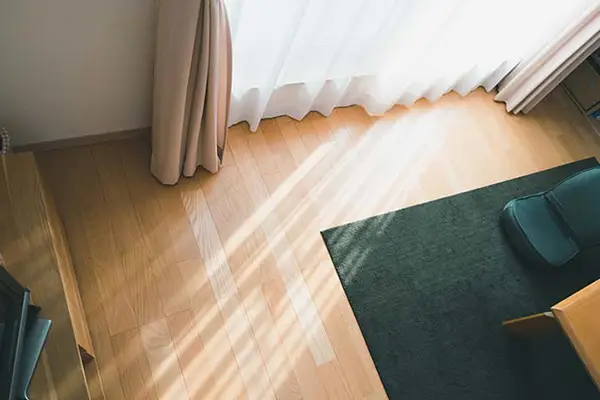 日光の差し込んでいる部屋