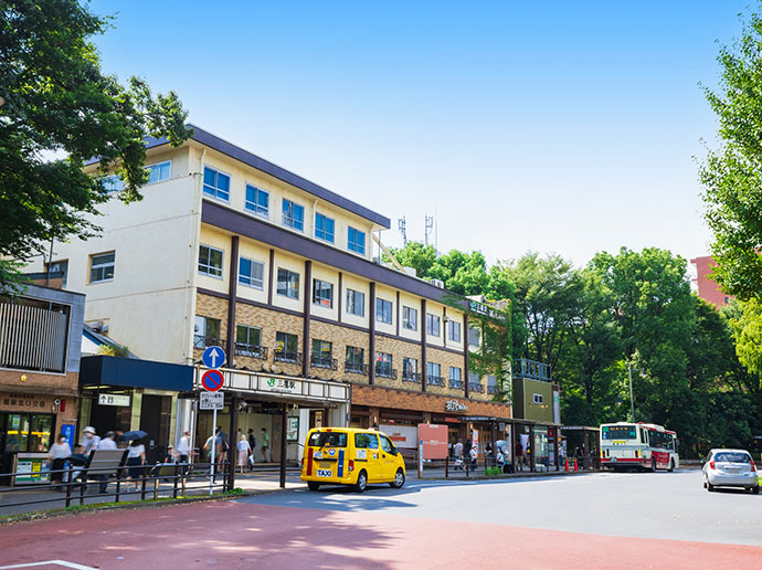 三鷹駅北口